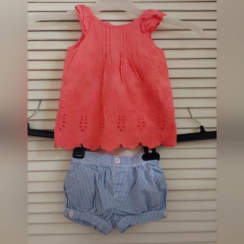 🎁 10/$25- tank and shorts; eyelit top with striped shorts,  3-6 months